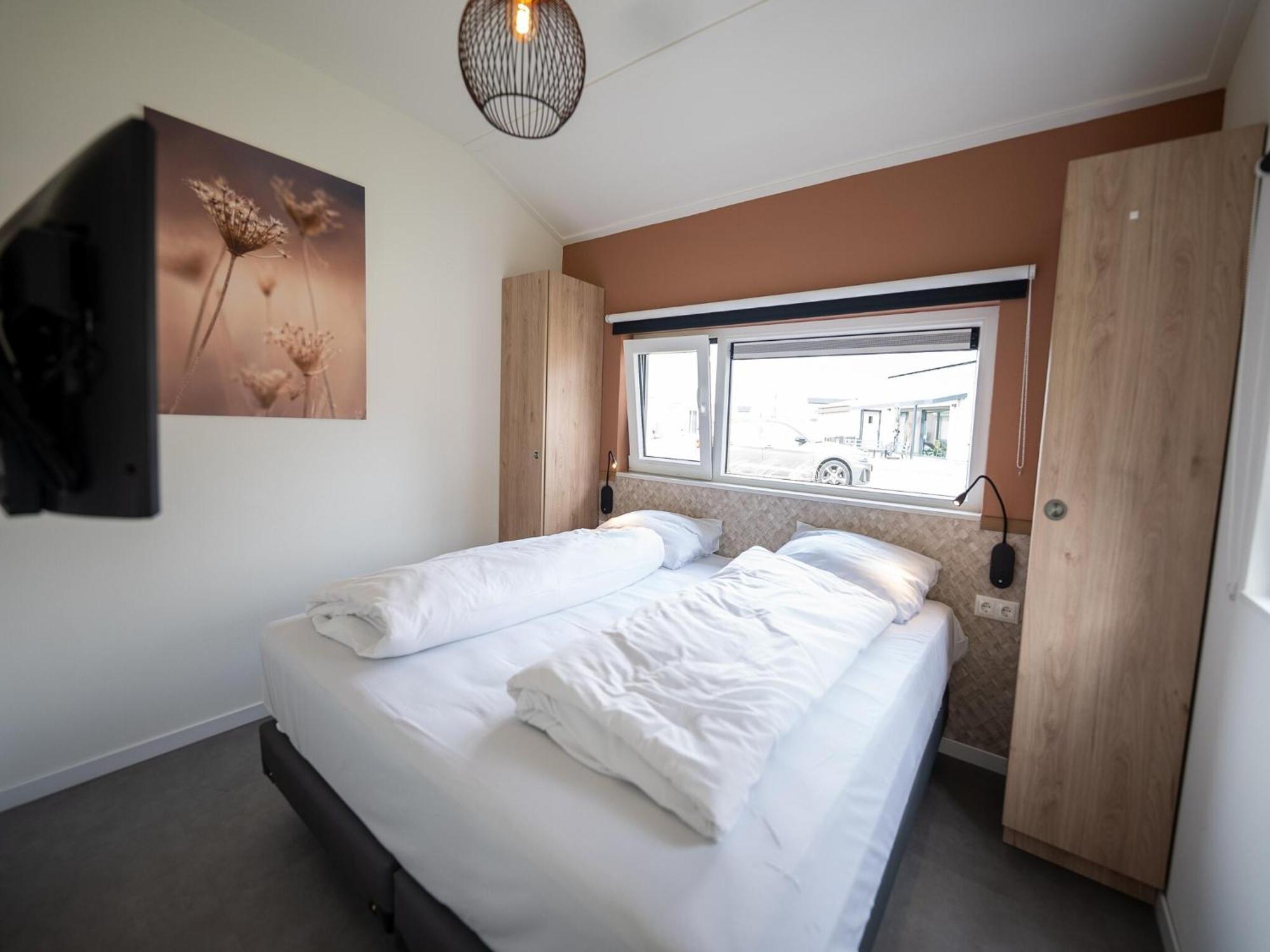 Luxurious With Sauna, In A Park, 900 M From The * Breskens